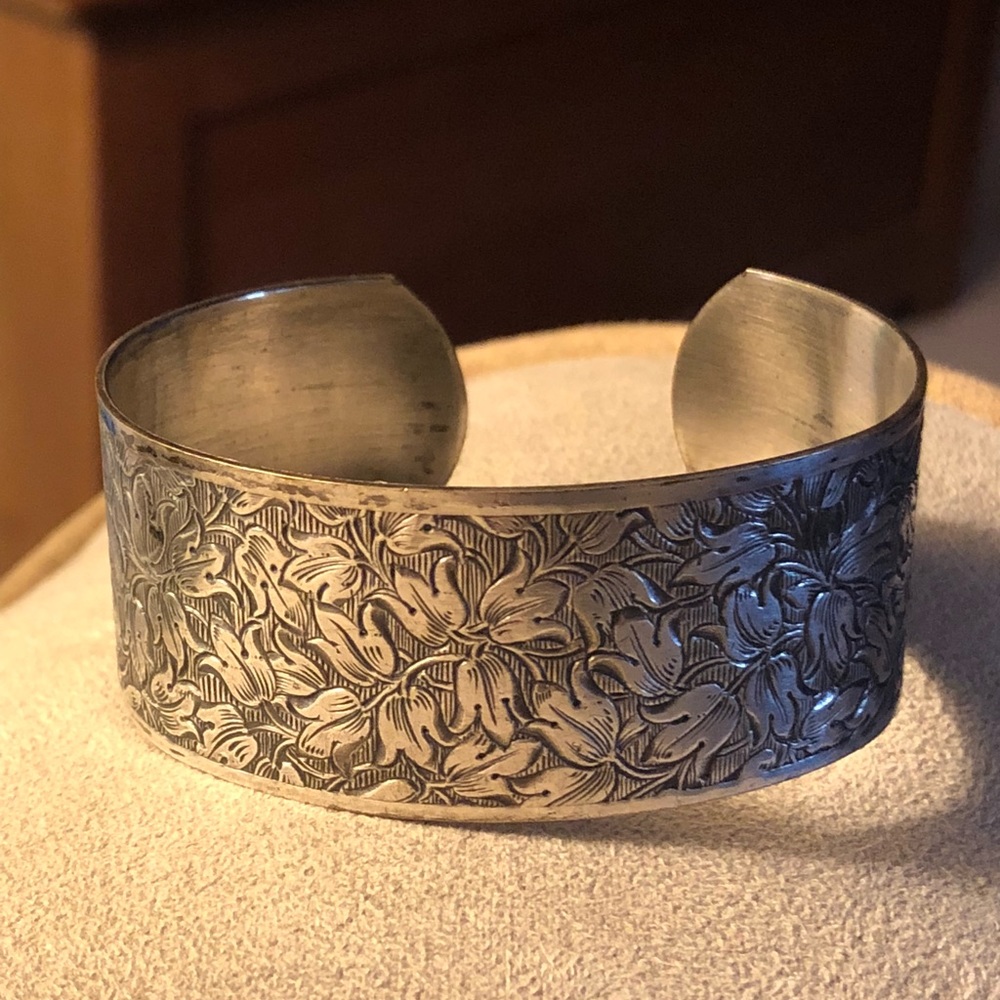 Vintage Pewter Cuff Bracelet - Picture 4 of 5